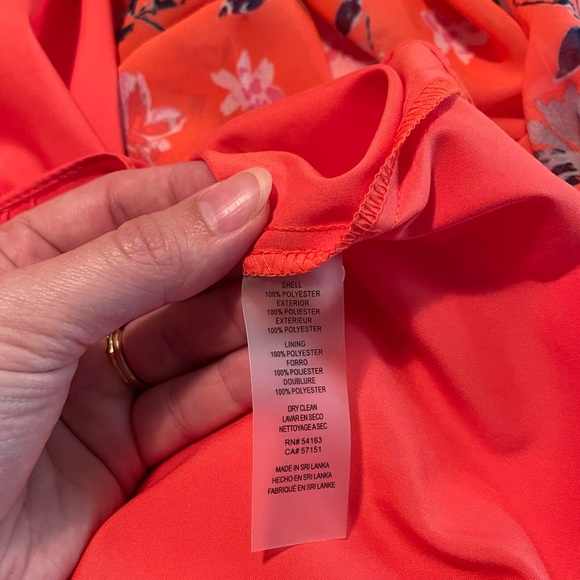 EUC Vince Camuto Floral-Print Chiffon High-Low Maxi
Dress, Size 6 - Picture 12 of 12